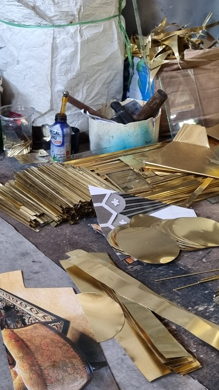 Proses pembuatan lampu Maroko